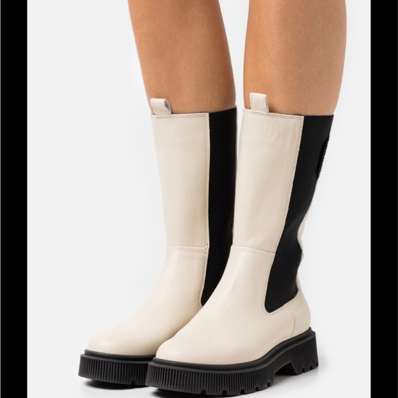 Kurt Geiger Stint chunky lug sole Chelsea/combat boots - Picture 4 of 4